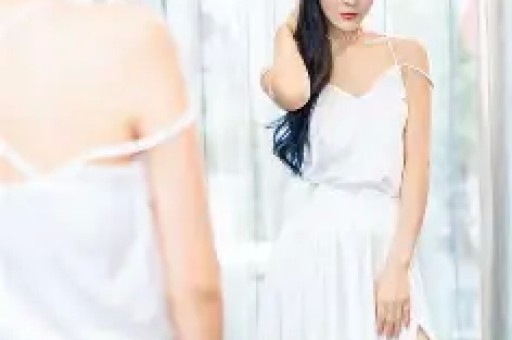 内娱清纯女星偷闯日本拍艳情片被网友当场撞破